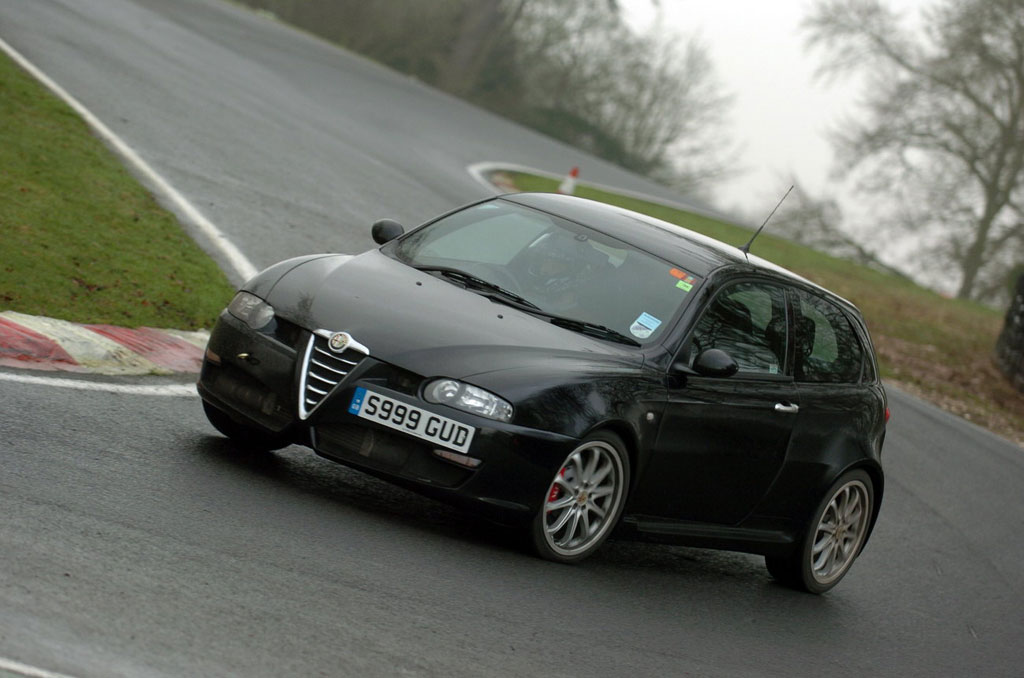 Alfa Romeo 147 GTA: 8 фото