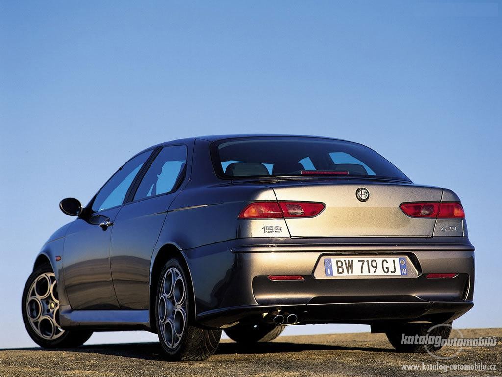 Alfa Romeo 156 GTA: 10 фото