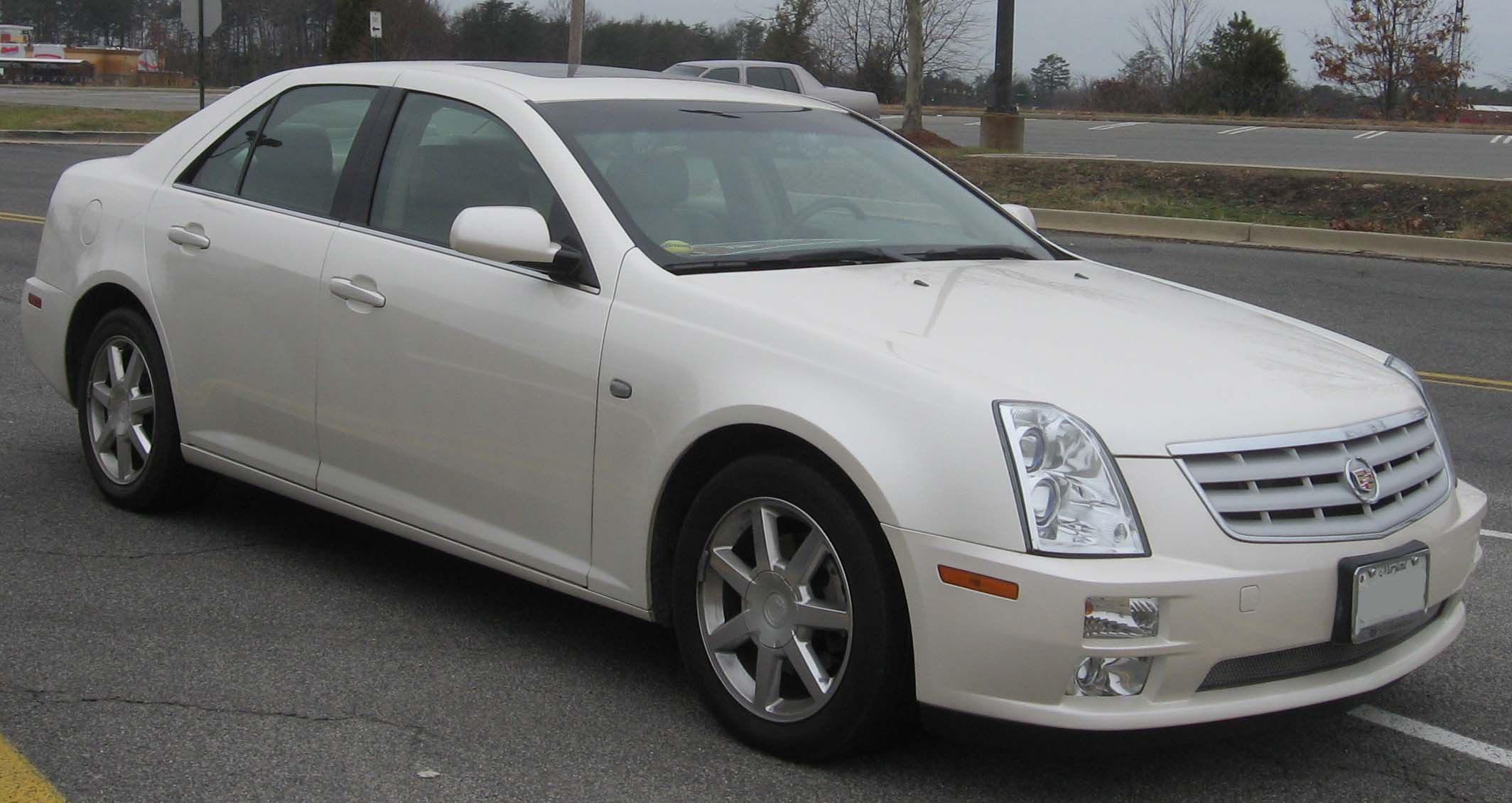 Cadillac STS: 10 фото