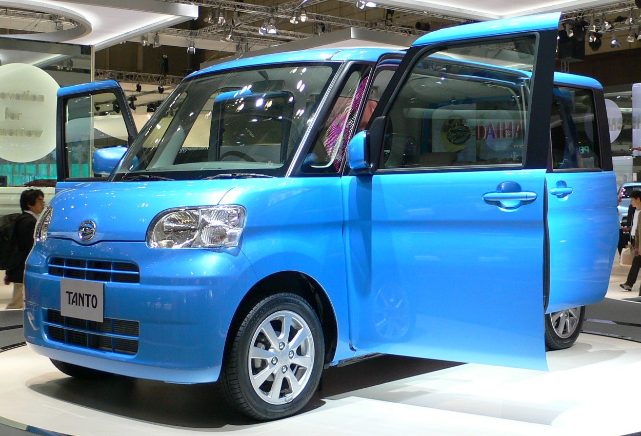 Daihatsu Tanto: 8 фото