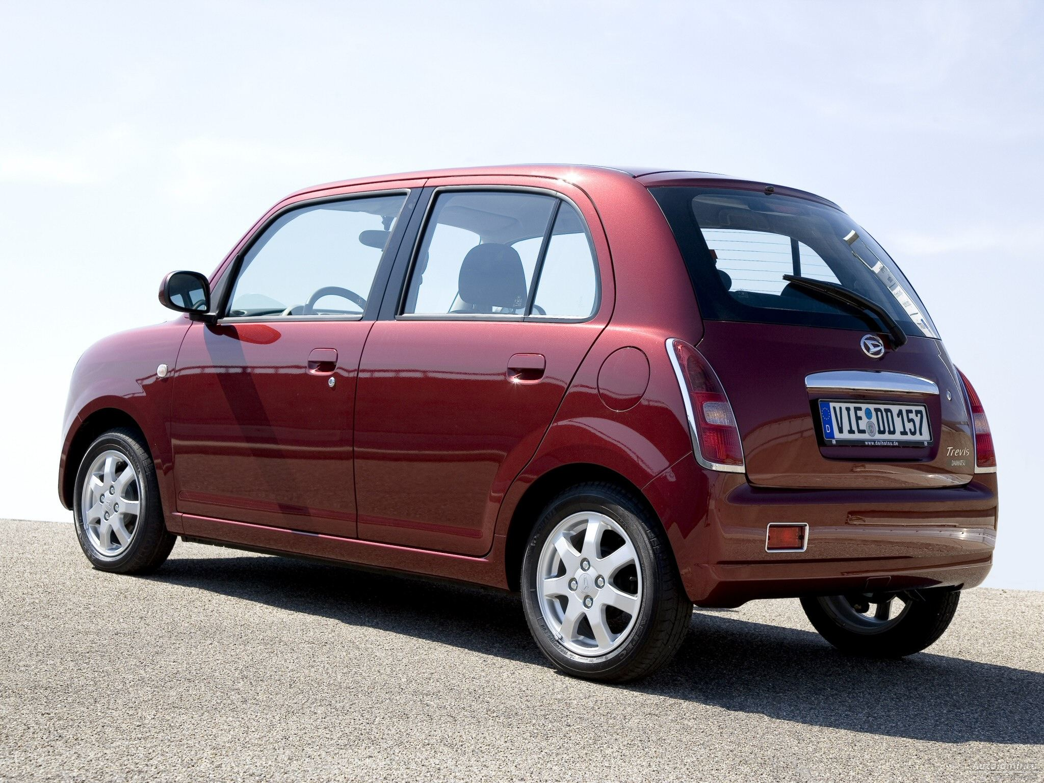 Daihatsu Trevis: 4 фото