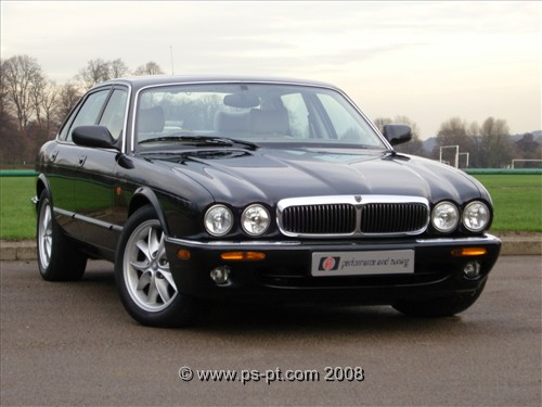 Jaguar XJ8