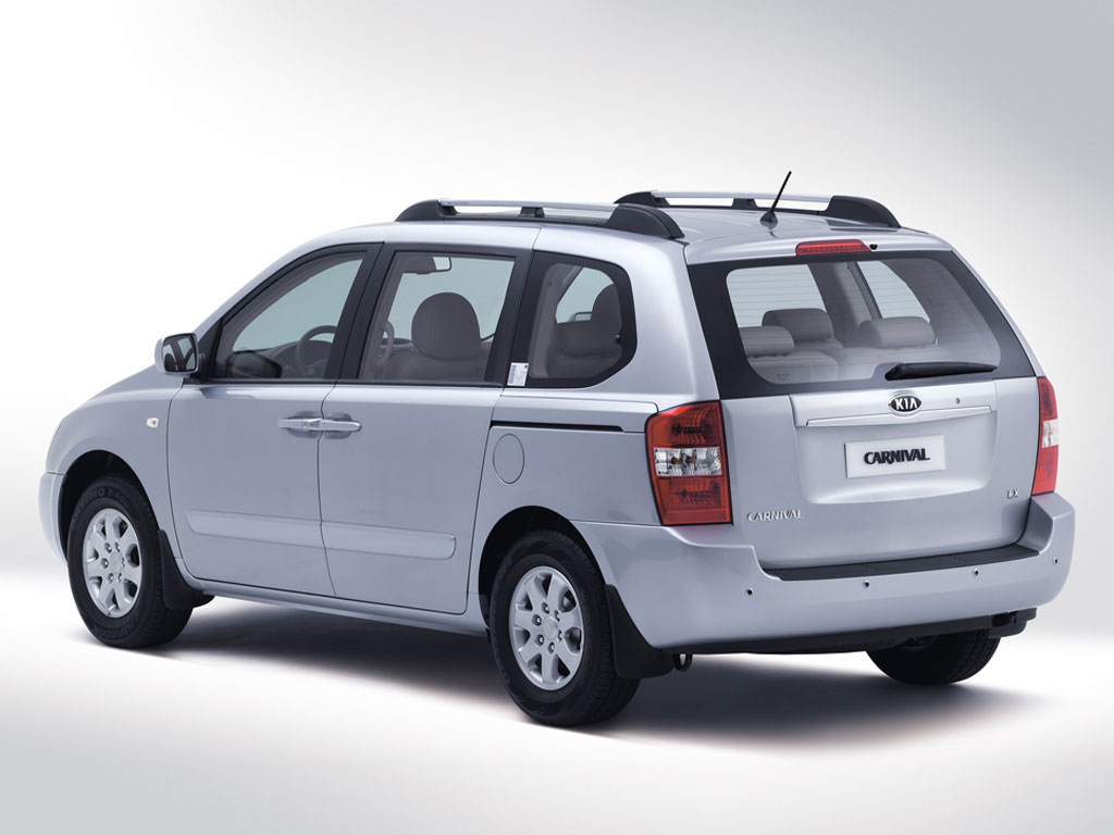 Kia Carnival: 3 фото