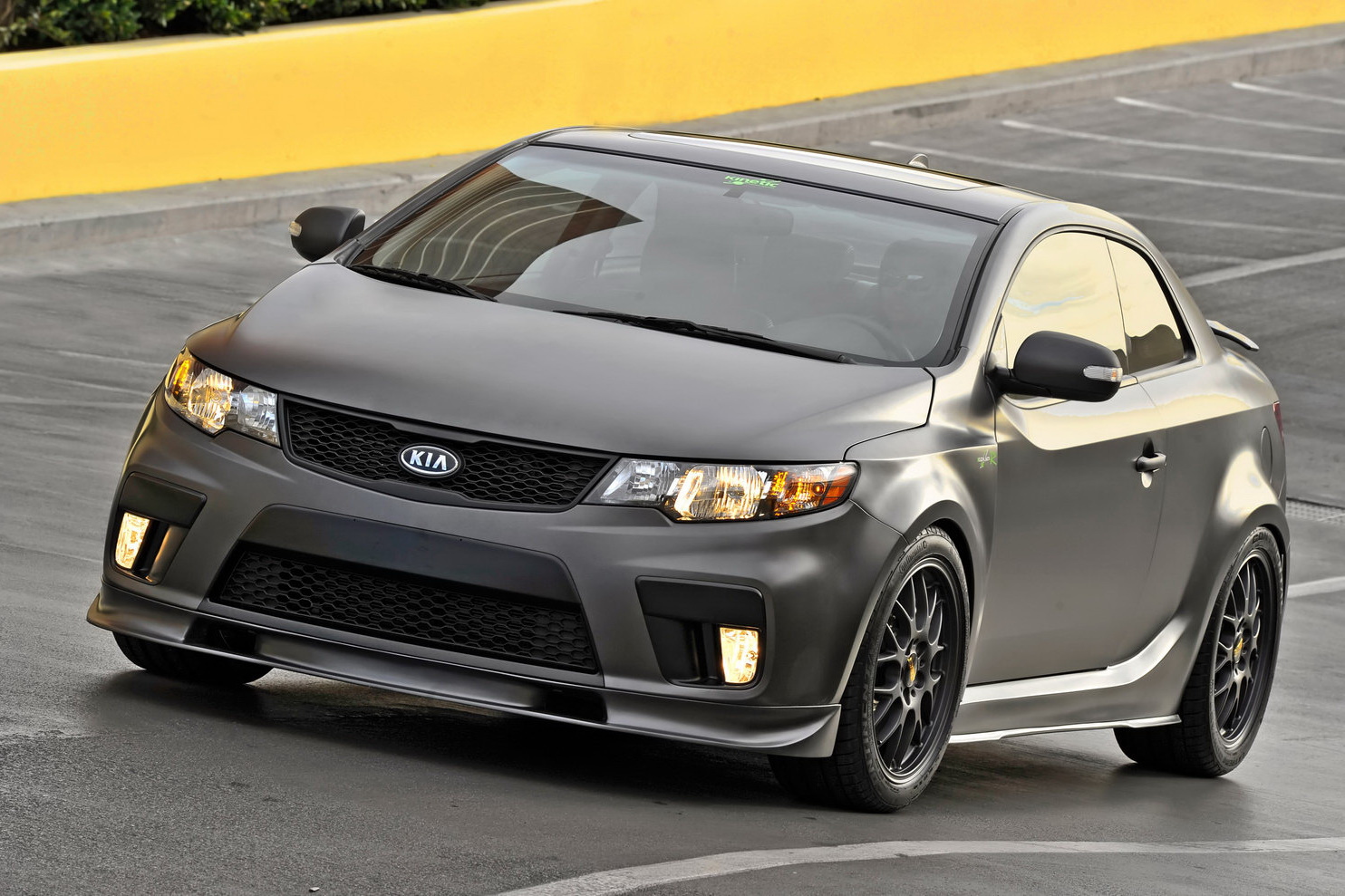 Kia Forte Koup: 4 фото