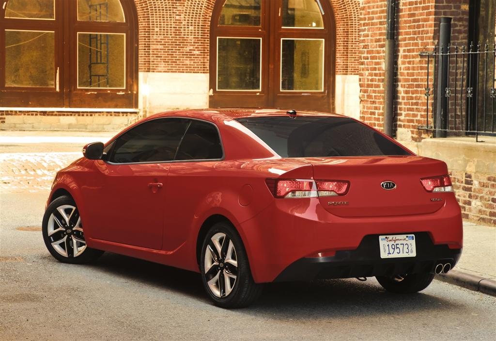 Kia Forte Koup: 11 фото