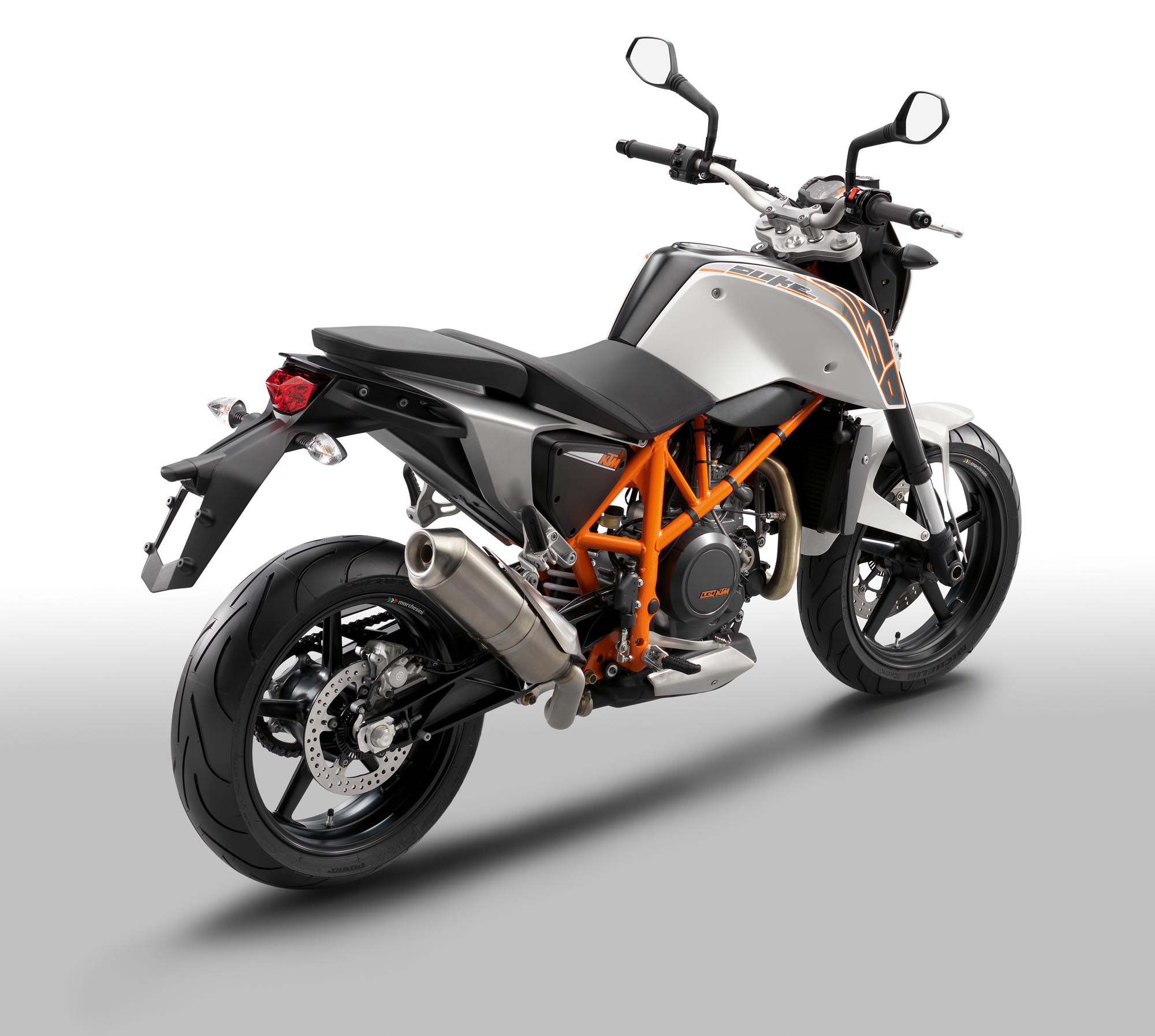 KTM 690 Duke: 4 фото