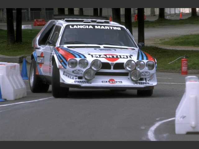 Lancia Delta S4: 6 фото