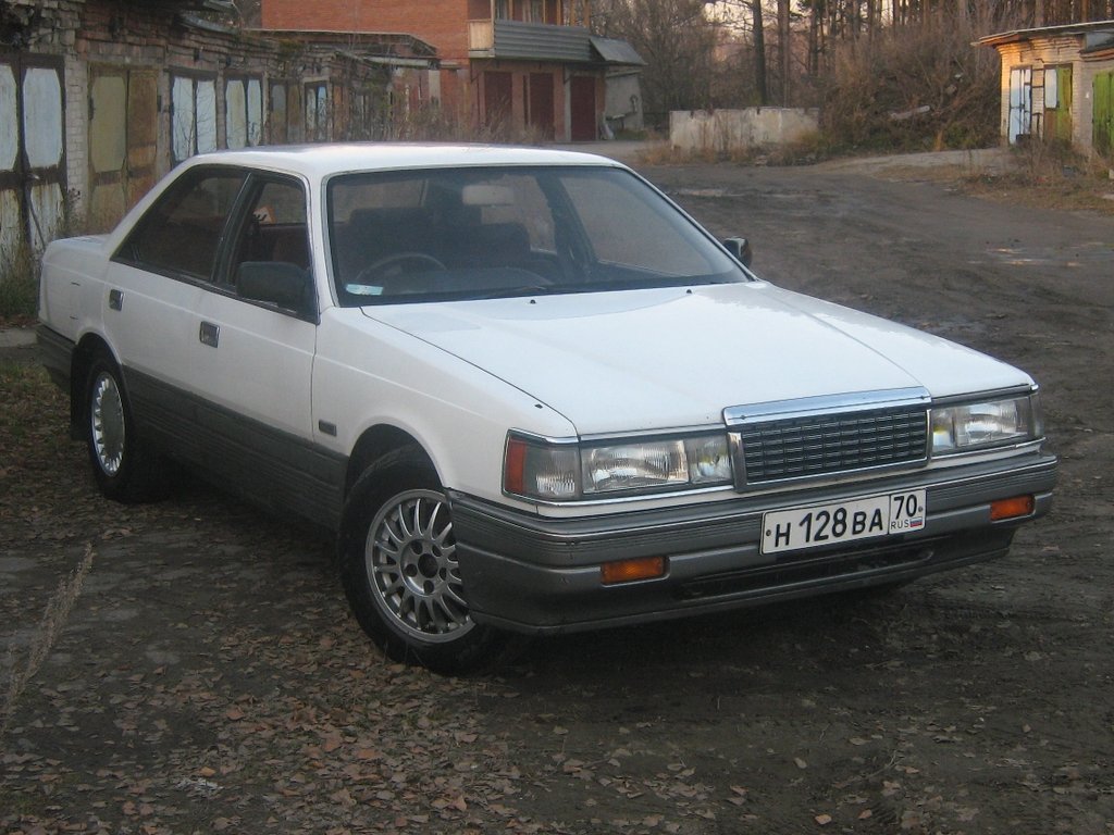 Mazda Luce: 10 фото