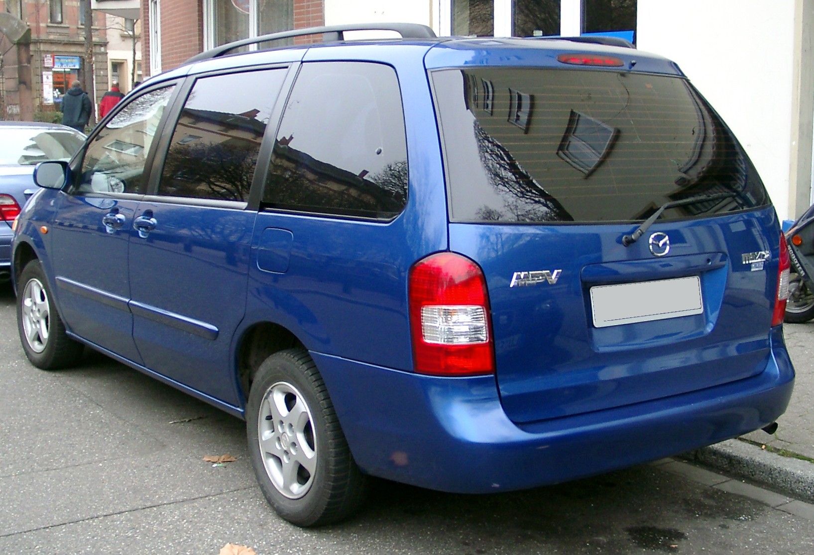 Mazda MPV: 6 фото