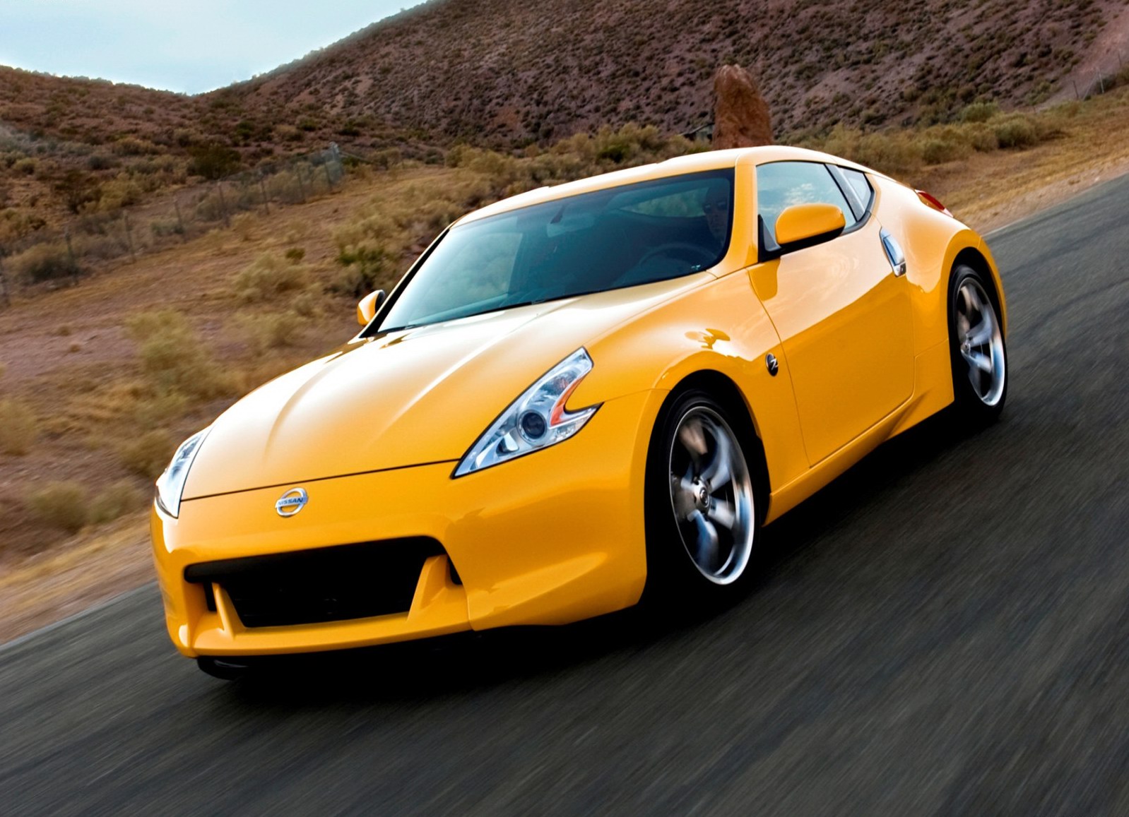 Nissan 370Z: 12 фото