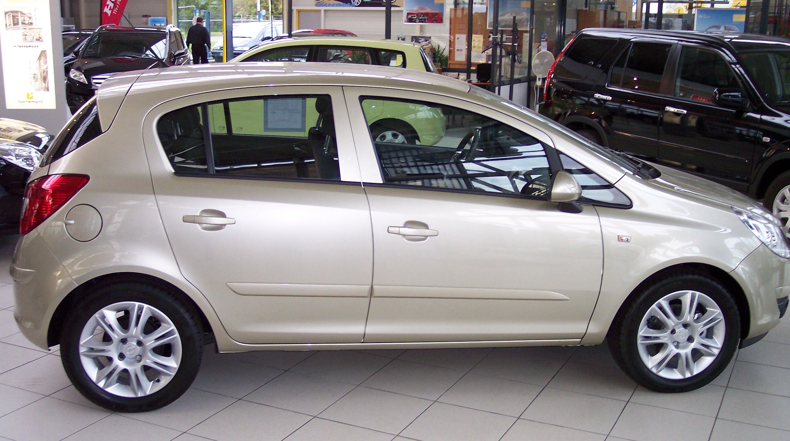 Opel Corsa: 10 фото