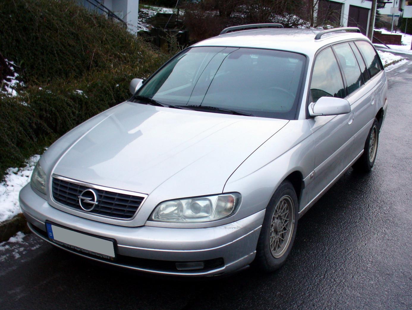 Opel Omega Caravan: 12 фото