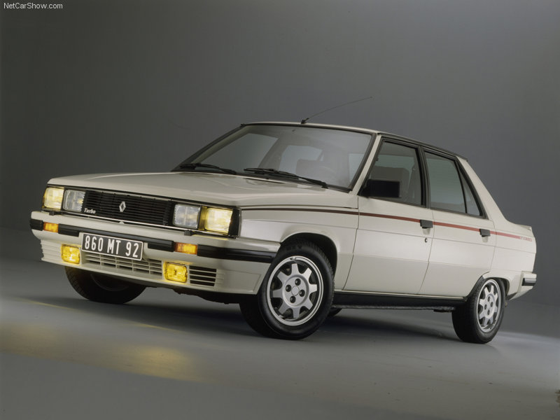 Renault 9: 7 фото