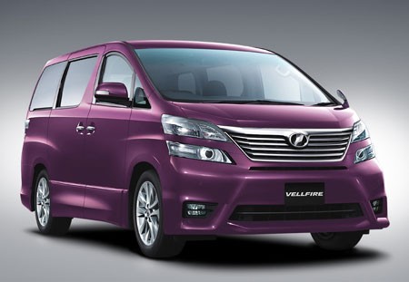 Toyota Alphard Hybrid: 6 фото