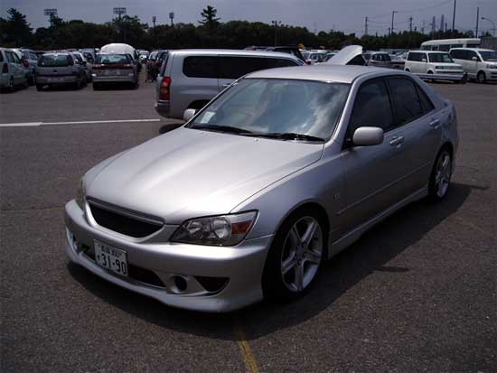 Toyota Altezza: 7 фото