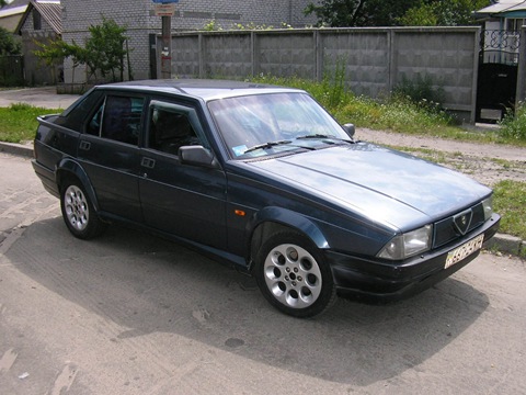 Alfa Romeo 75: 11 фото