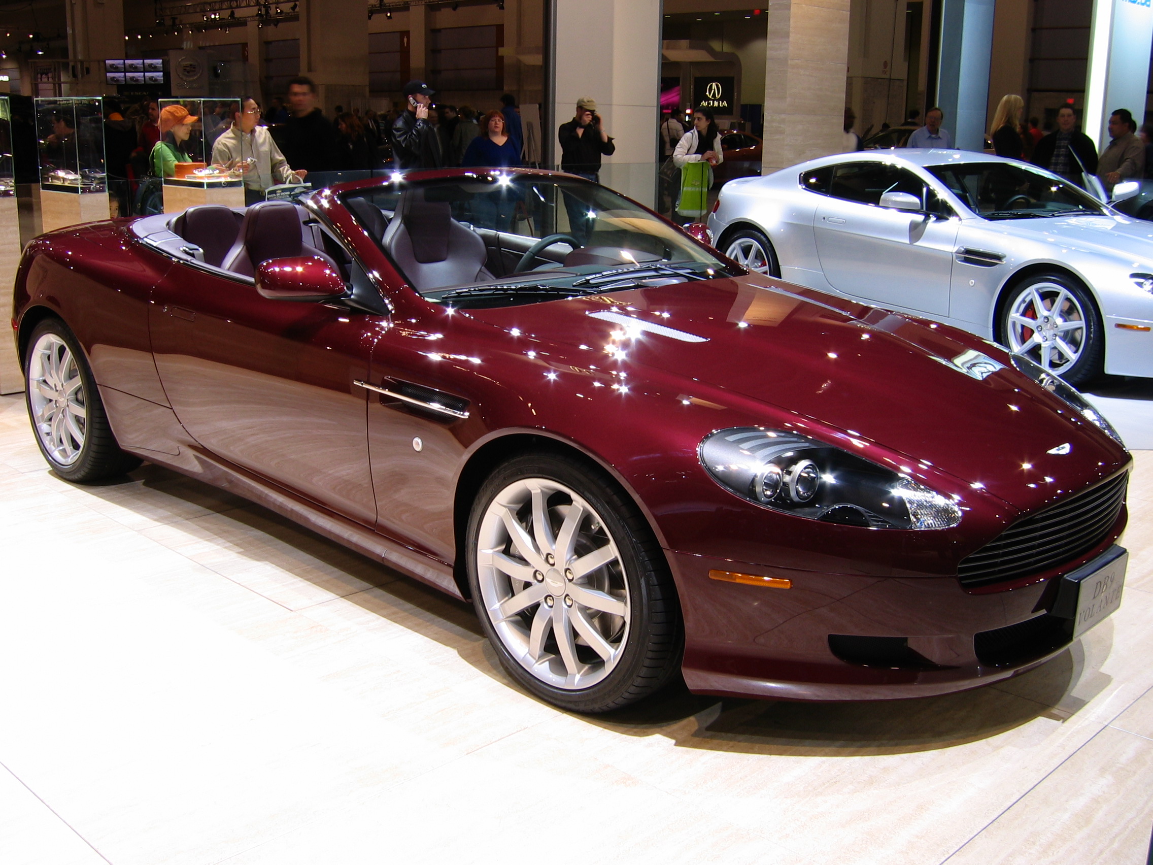 Aston Martin DB9 Volante: 1 фото