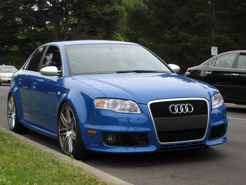 Audi RS4: 7 фото