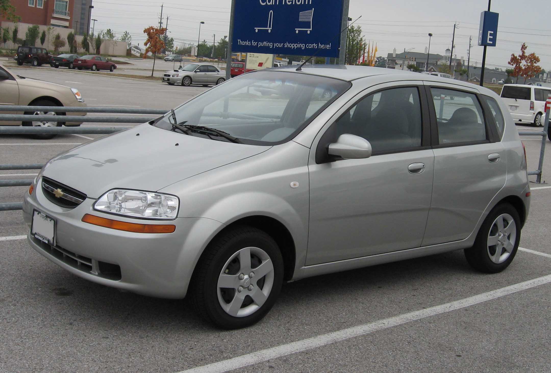 Chevrolet Aveo Hatchback I: 11 фото