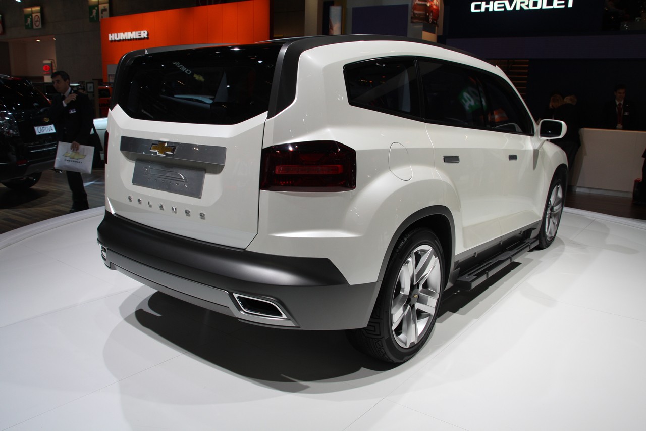 Chevrolet Orlando: 4 фото