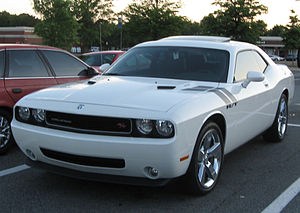 Dodge Challenger: 3 фото