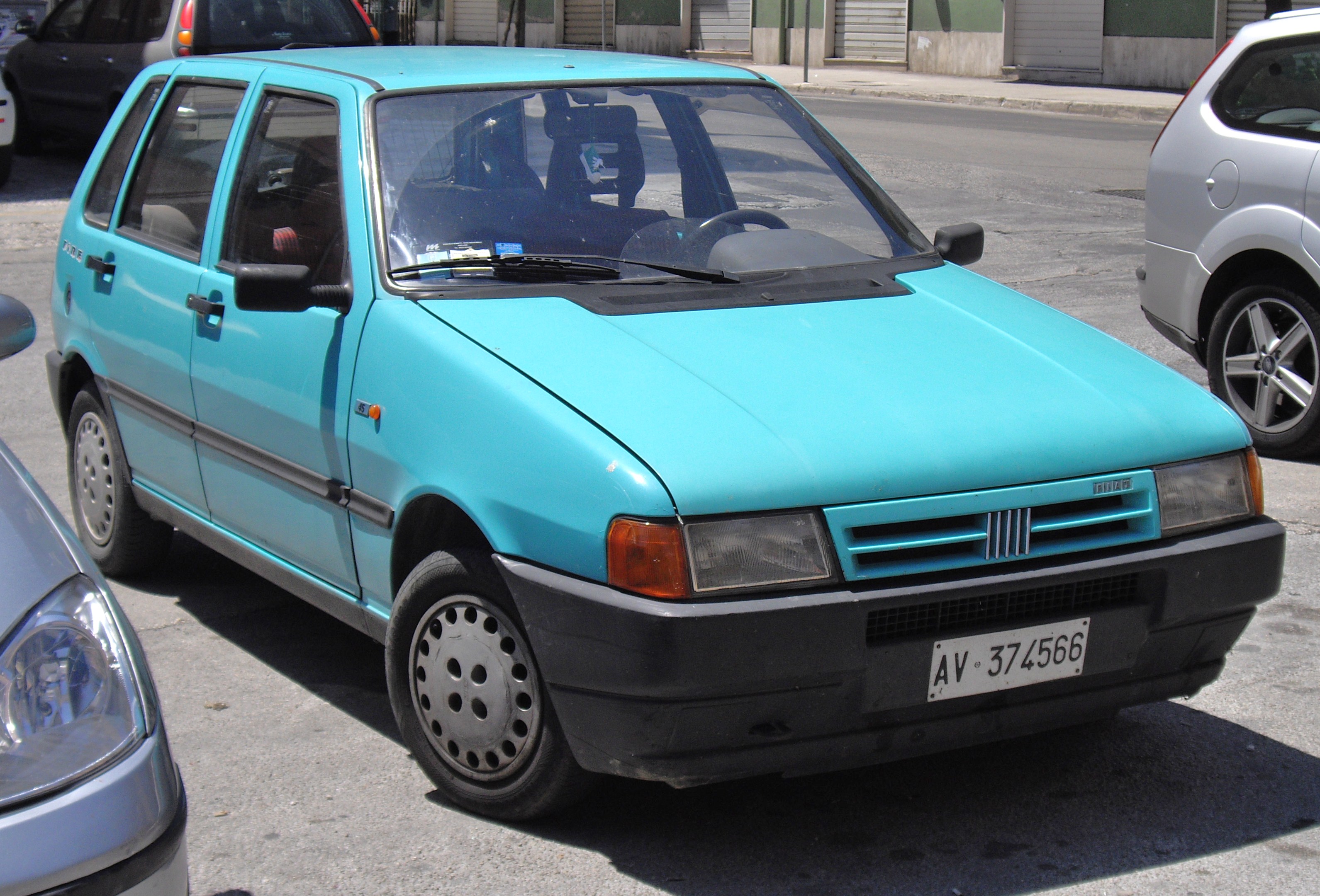 Fiat UNO: 6 фото