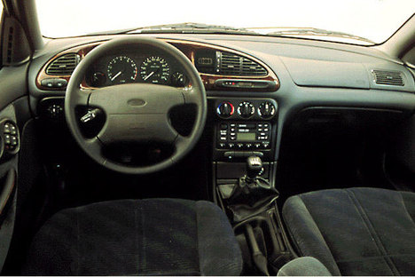 Ford Mondeo II: 4 фото