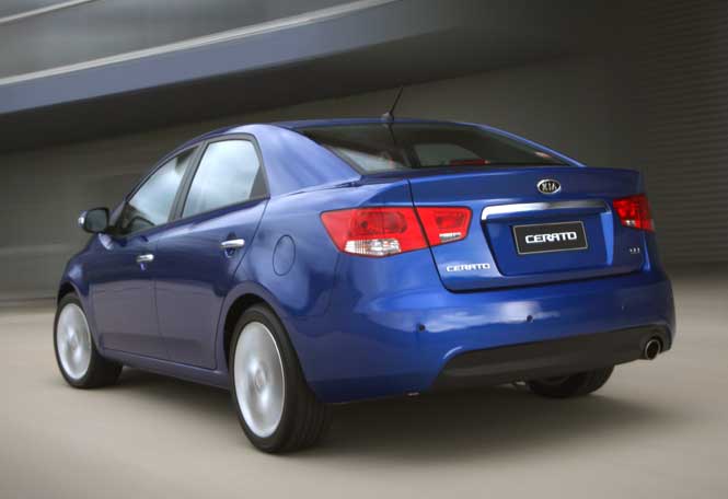 Kia Cerato I: 6 фото