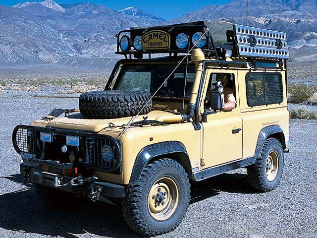 Land Rover Defender 90: 1 фото