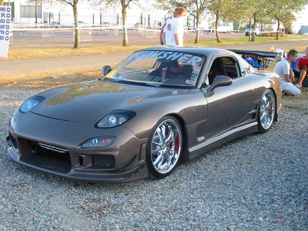 Mazda RX-7: 2 фото