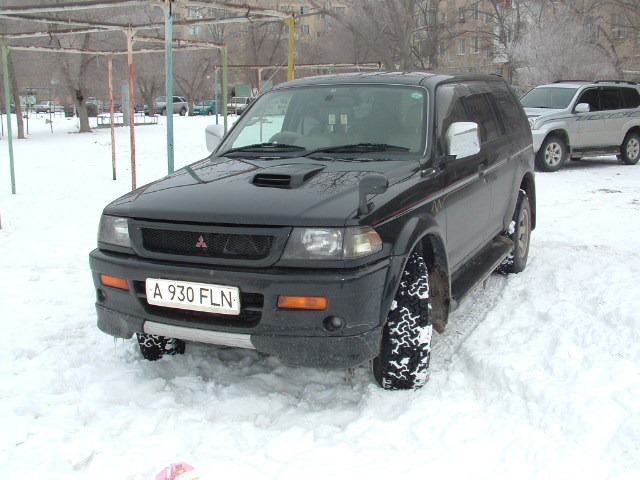 Mitsubishi Challenger: 2 фото