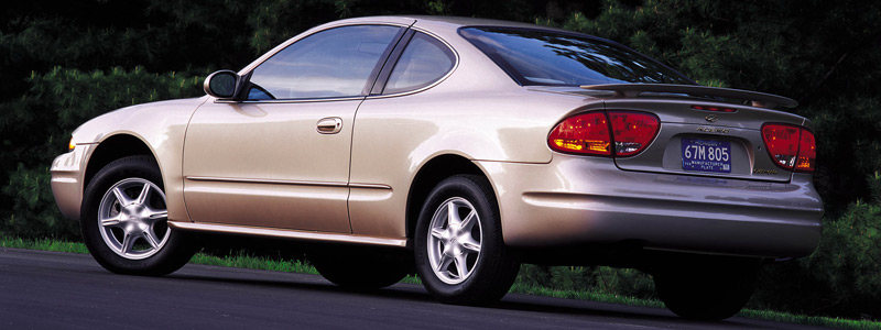 Oldsmobile Alero: 11 фото