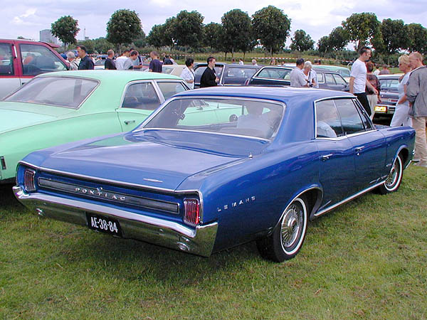 Pontiac Tempest: 10 фото