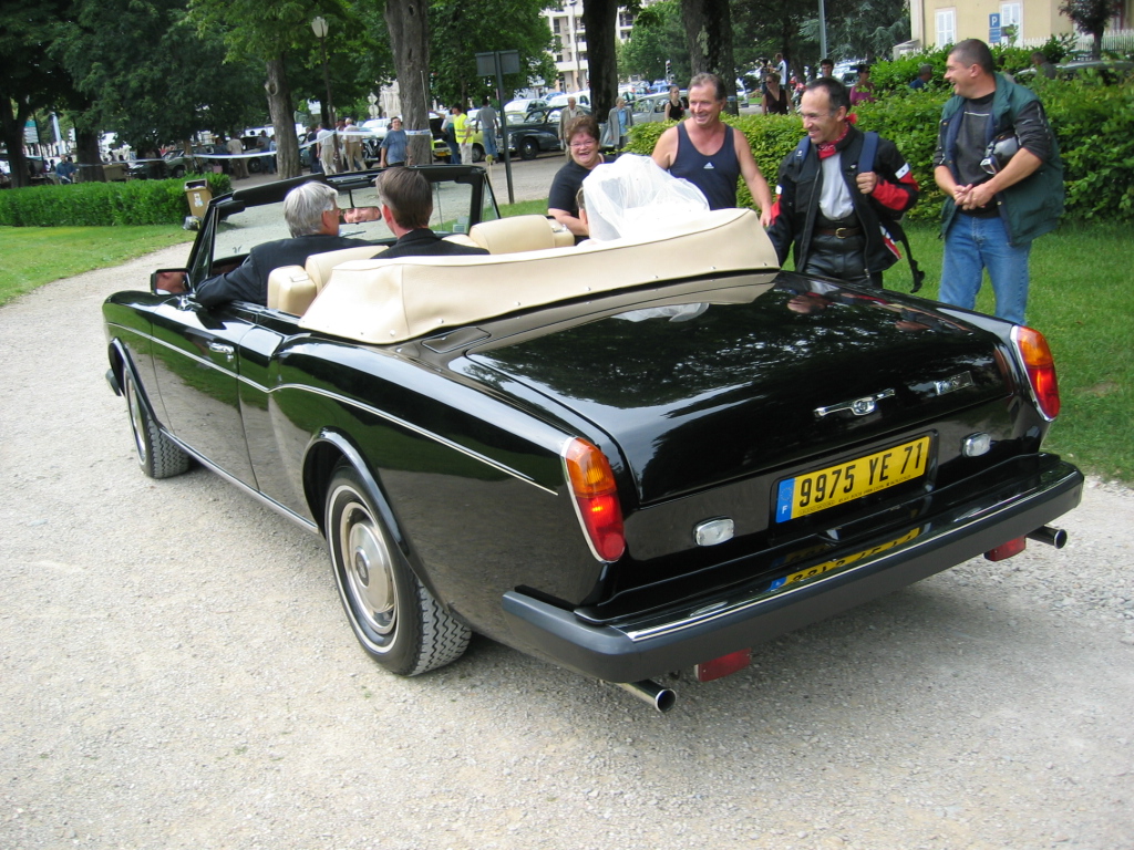 Rolls Royce Corniche Cabrio: 12 фото