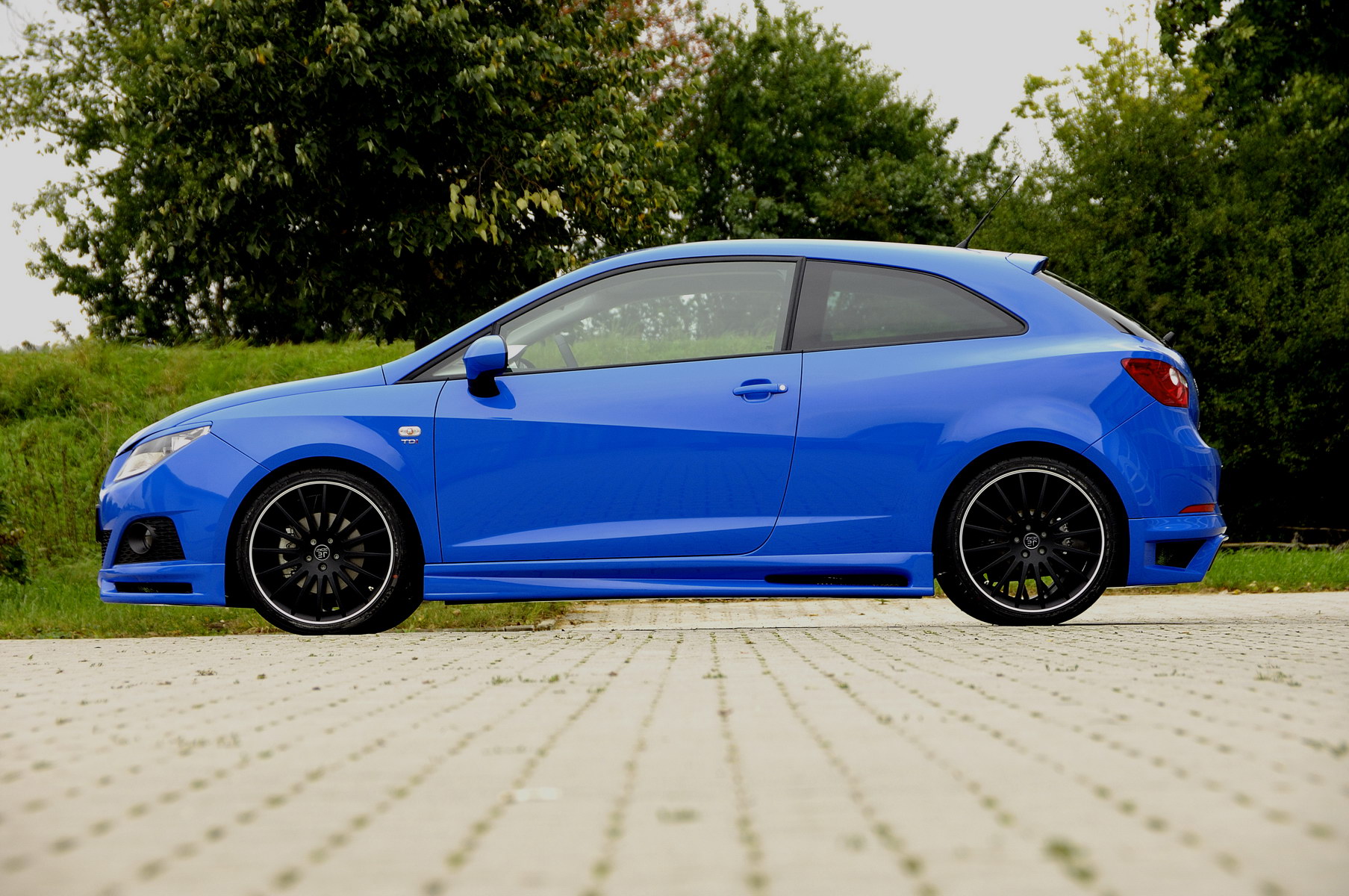 SEAT Ibiza SC: 7 фото