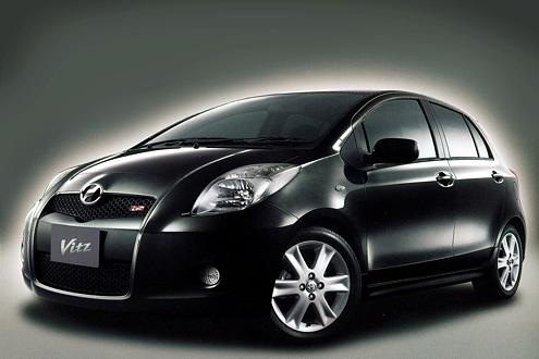 Toyota Vitz: 3 фото